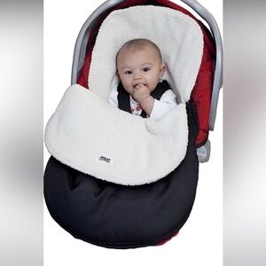 JOLLY Jumper Water Resistant Cuddle Bag